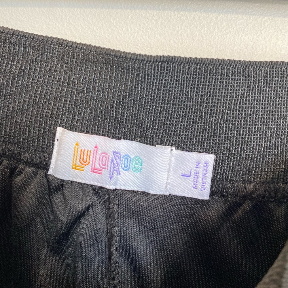 LuLaRoe Lola Black Lace Metallic Gold Ombré Skirt - Picture 5 of 5